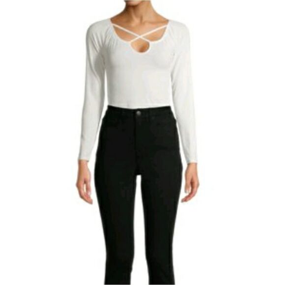 Almost Famous Juniors Crop Top - Picture 6 of 7